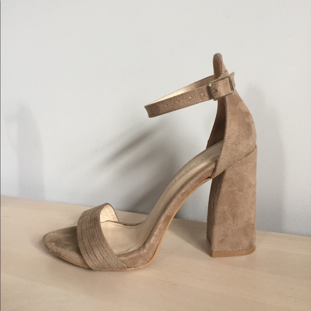 Vivorosa Nude Suede Heels